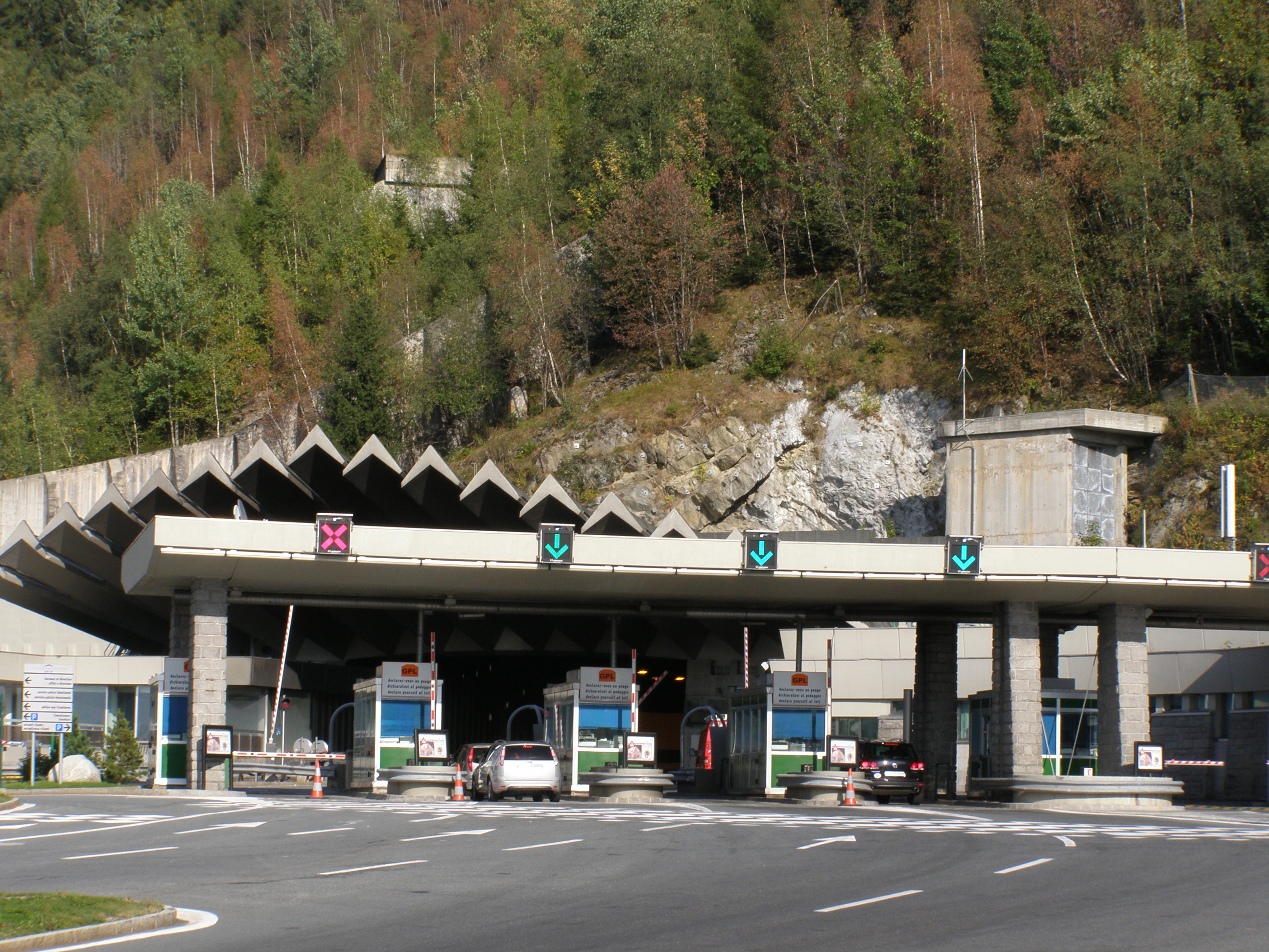 Monblano ir Gotardo tunelių uždarymai